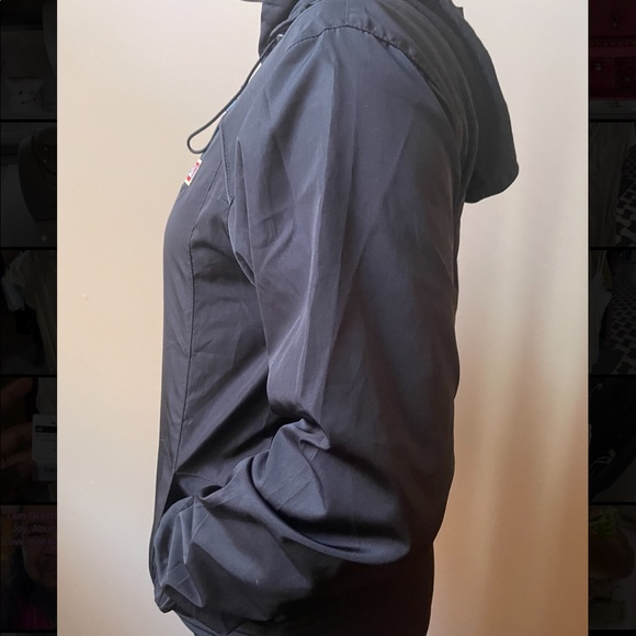 North End Raincoat - Picture 6 of 7